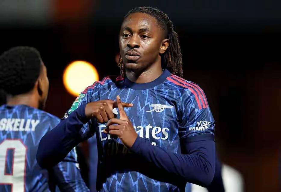 封神！62岁穆帅2射正绞杀64%控球，皇马决定欧冠生死？